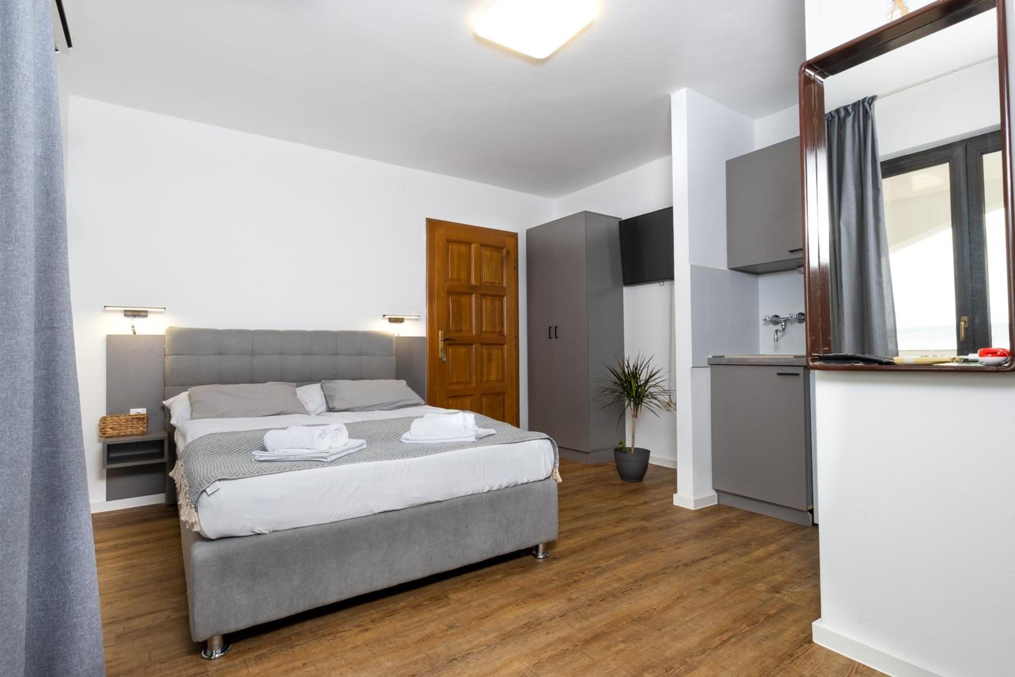 Apartments Dida Sime Стариград-Пакленица Екстериор снимка
