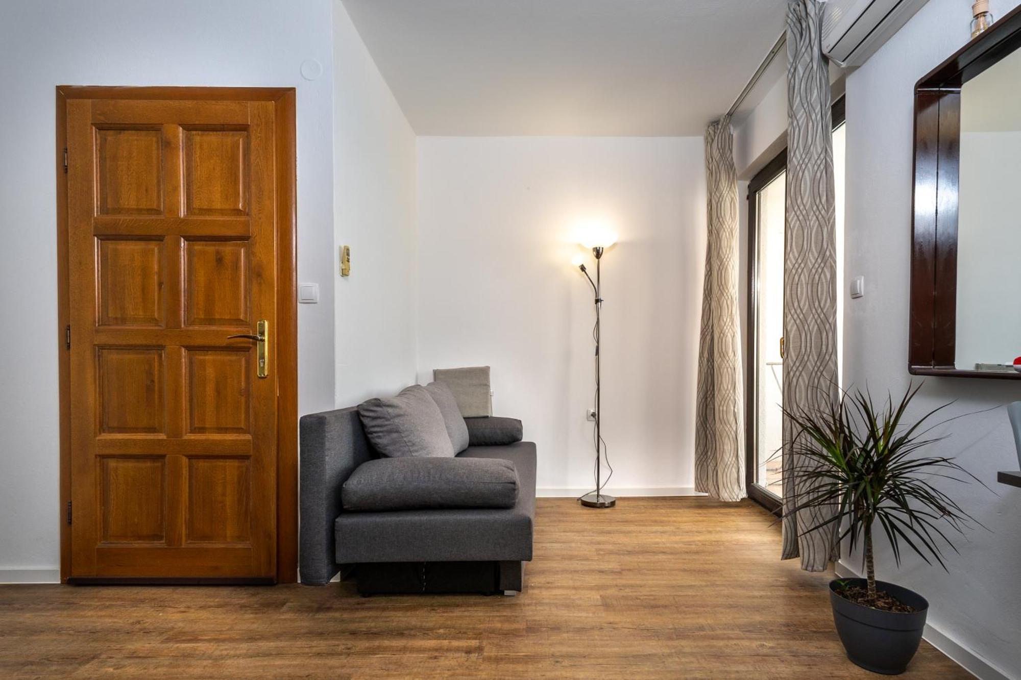 Apartments Dida Sime Стариград-Пакленица Стая снимка